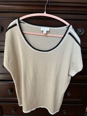 Belle by Kim Gravel Beige Short Sleeve Knit Top with Black & White Trim